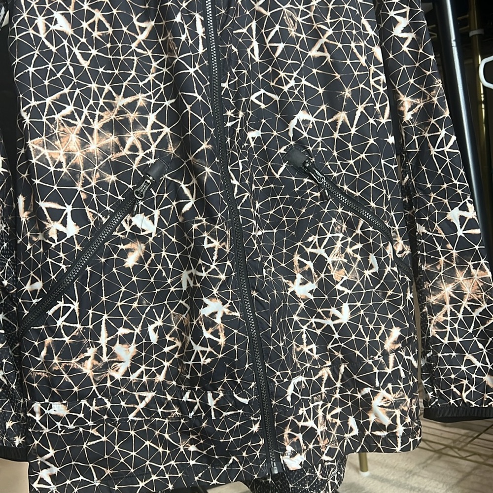 Geometric Black and White rain Jacket 4 - Picture 4 of 8